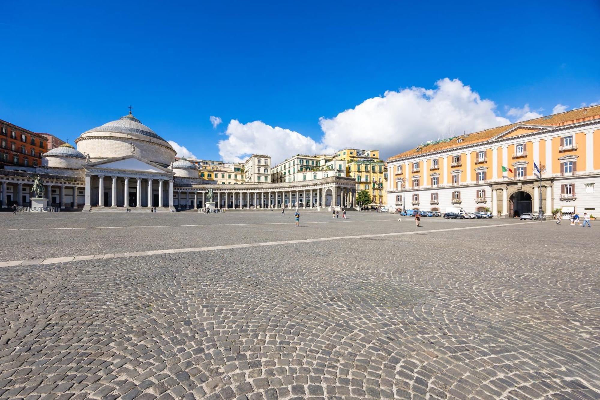 Mh Suites Plebiscito Napoli Esterno foto