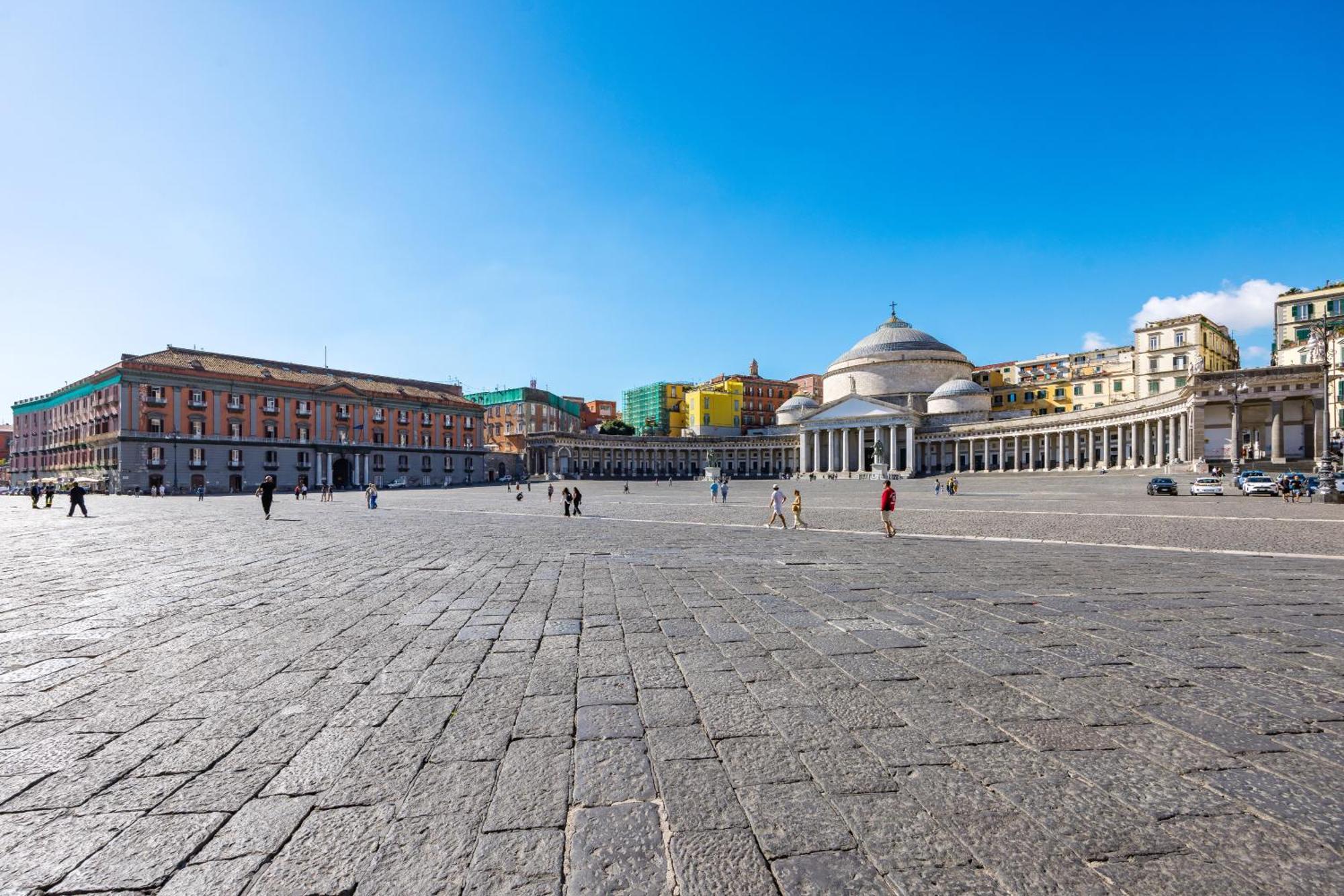 Mh Suites Plebiscito Napoli Esterno foto