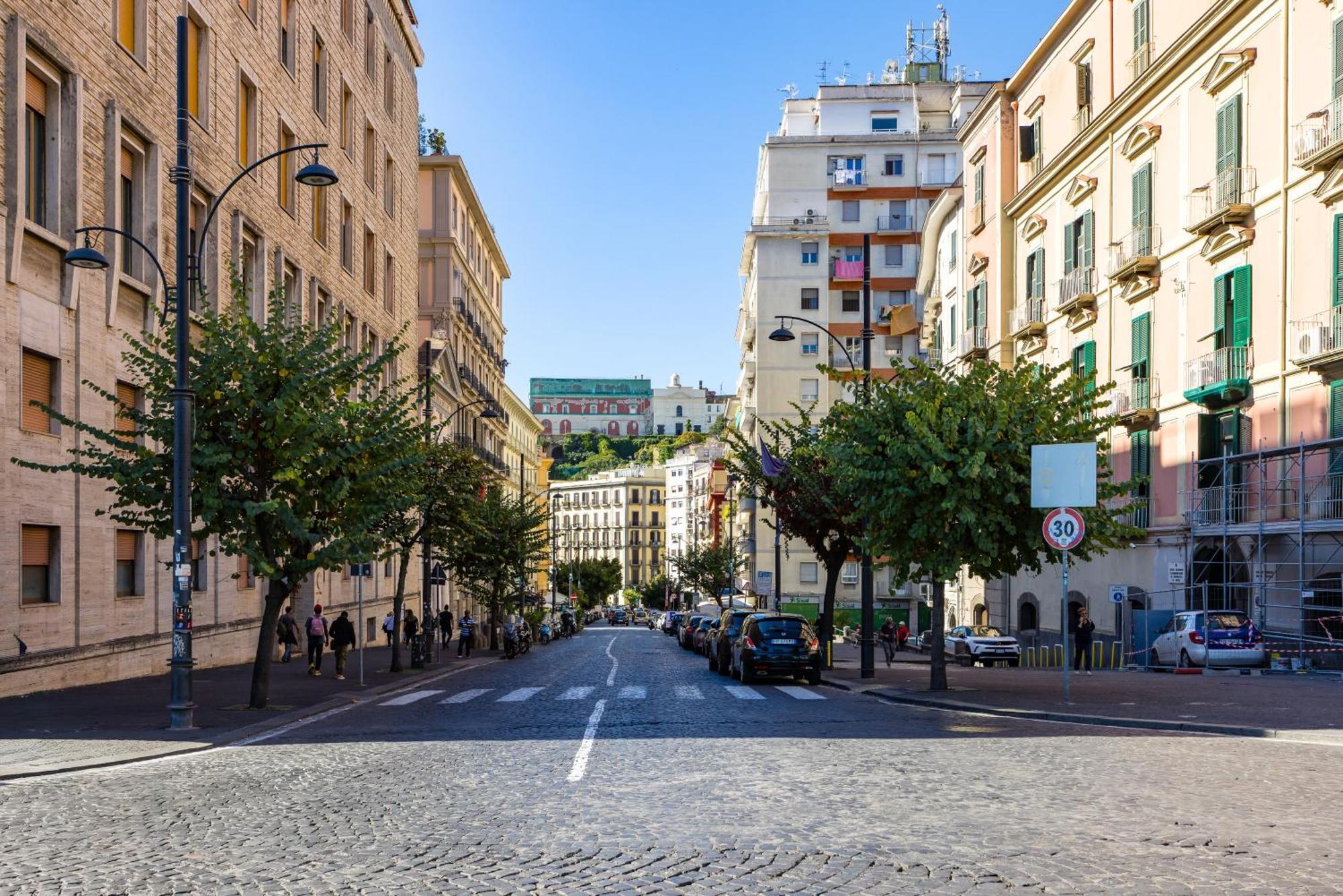 Mh Suites Plebiscito Napoli Esterno foto