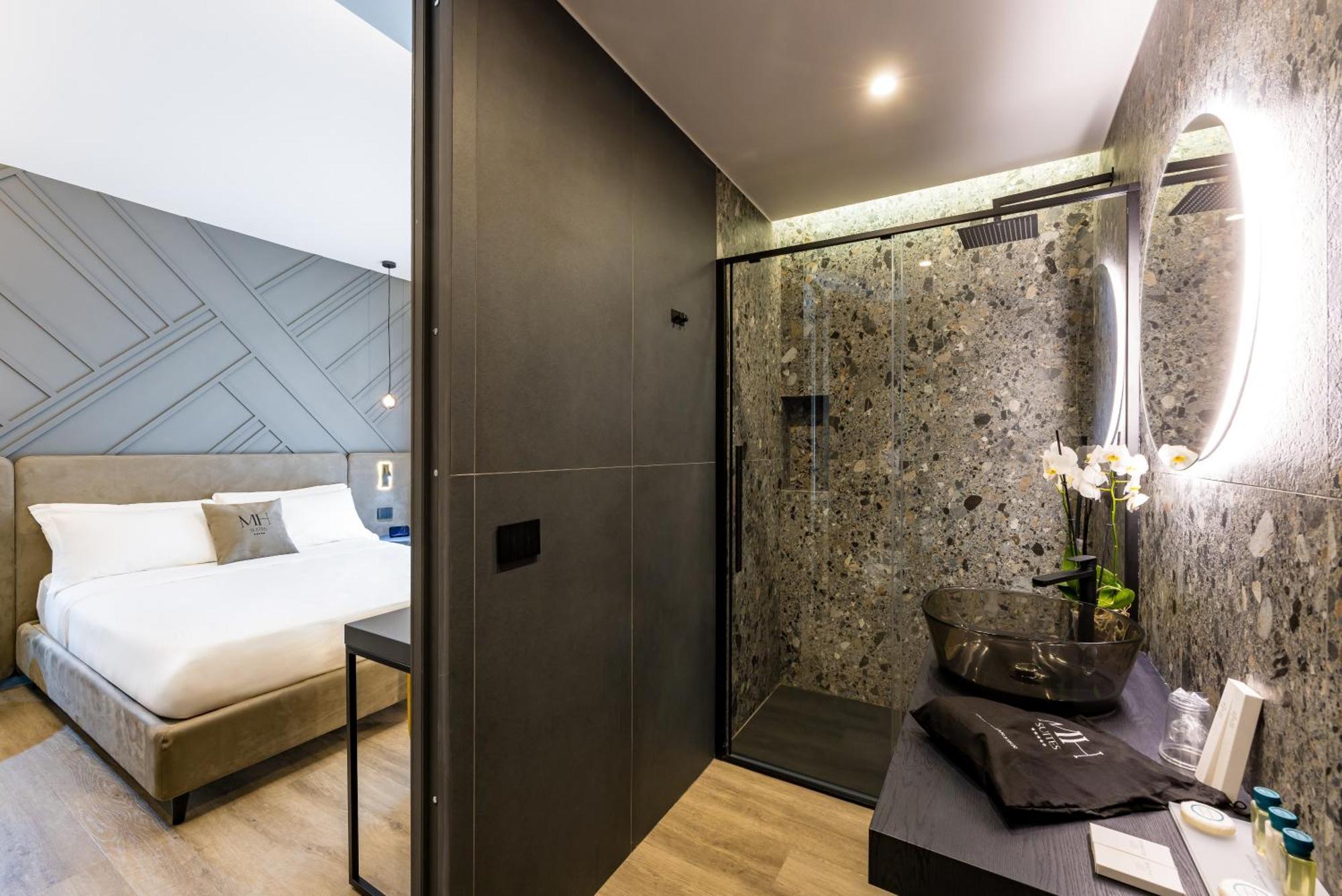 Mh Suites Plebiscito Napoli Esterno foto