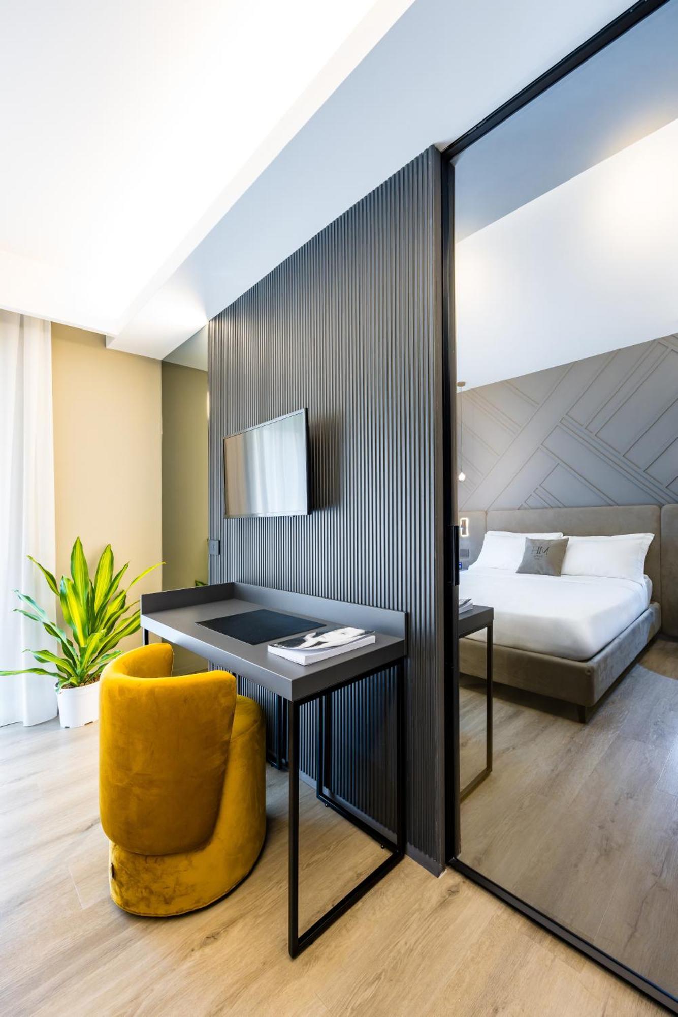 Mh Suites Plebiscito Napoli Esterno foto