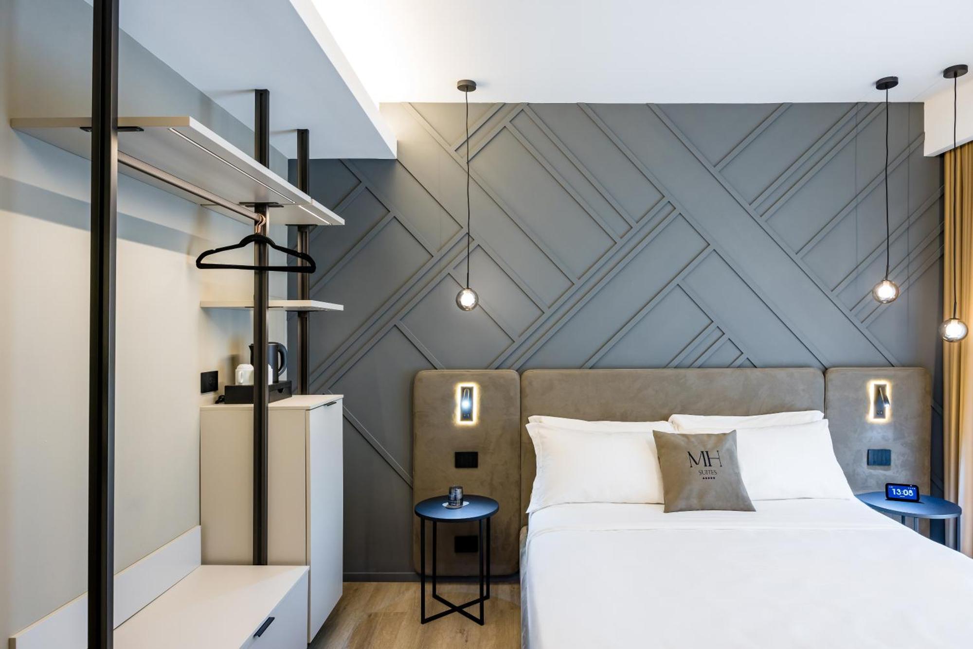 Mh Suites Plebiscito Napoli Esterno foto