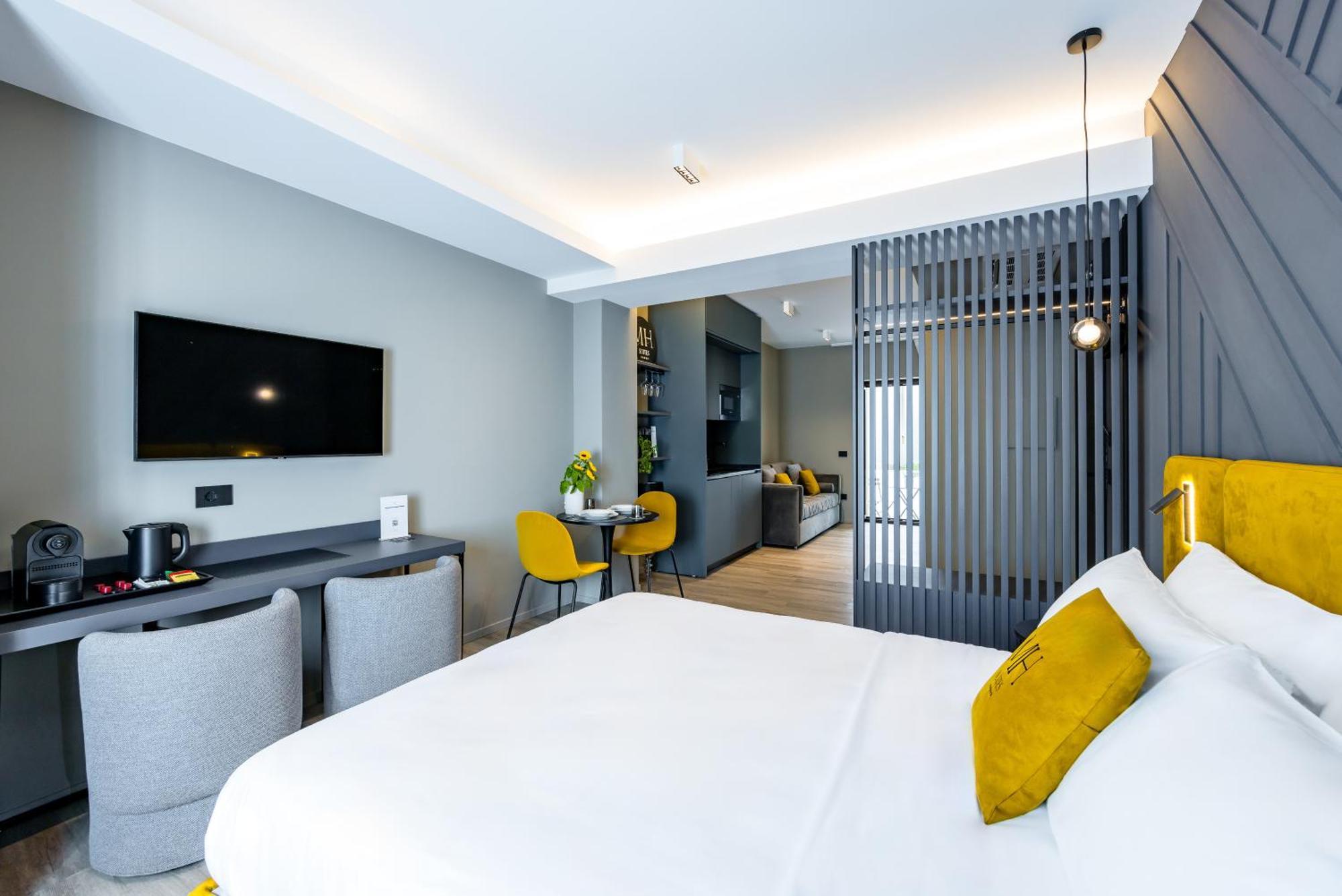 Mh Suites Plebiscito Napoli Esterno foto
