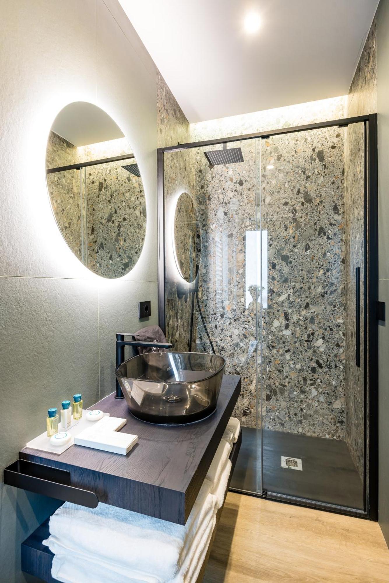 Mh Suites Plebiscito Napoli Esterno foto