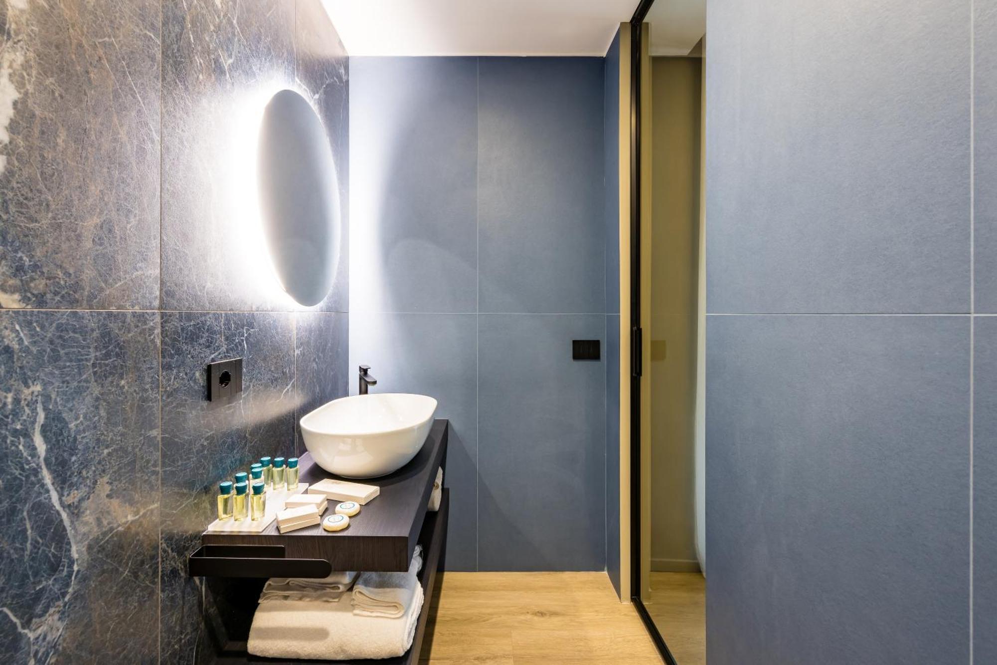 Mh Suites Plebiscito Napoli Esterno foto