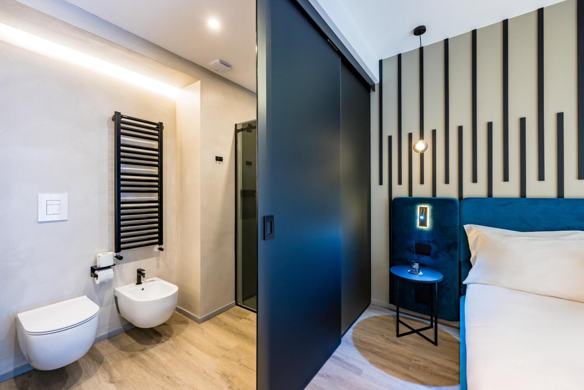 Mh Suites Plebiscito Napoli Esterno foto