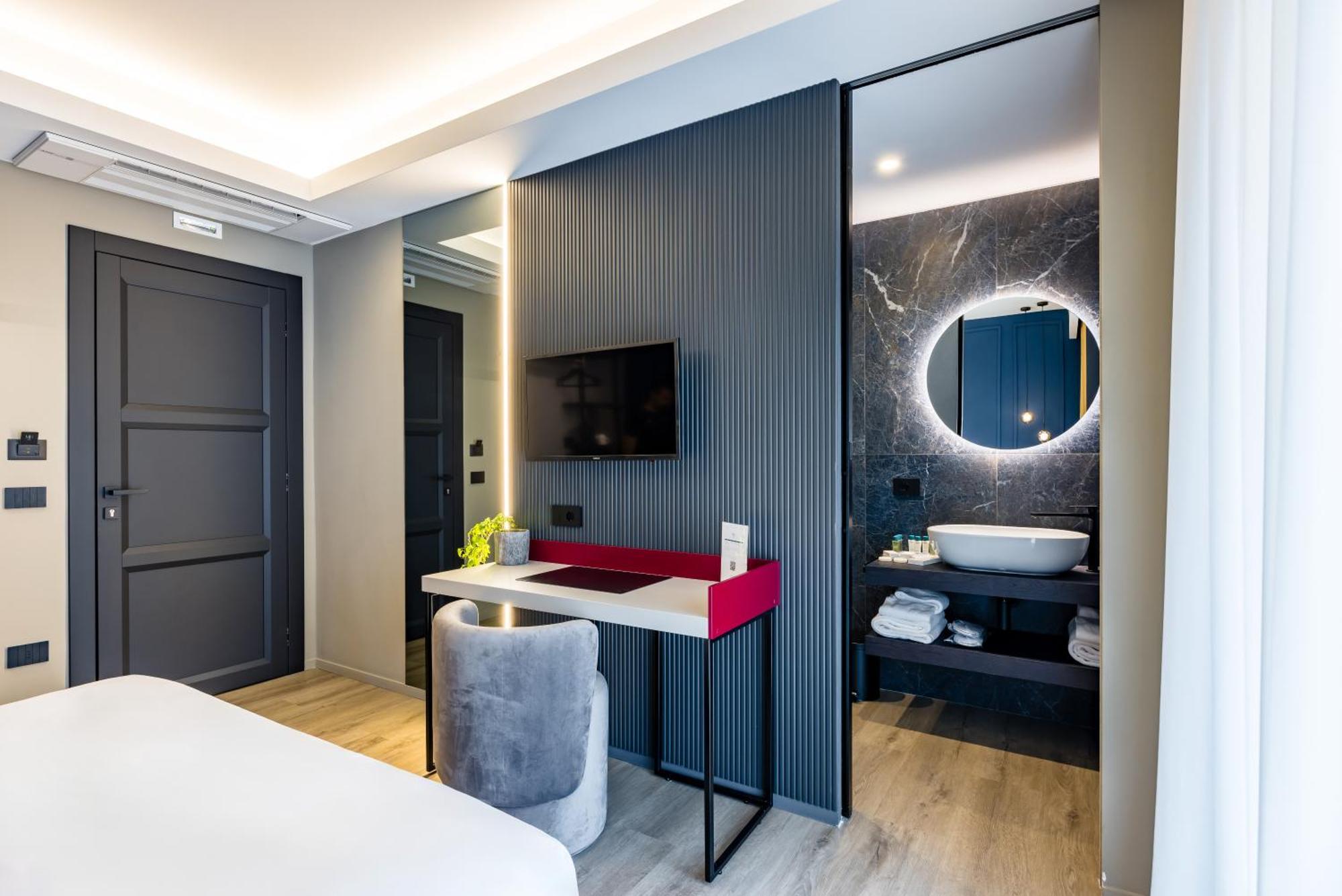 Mh Suites Plebiscito Napoli Esterno foto