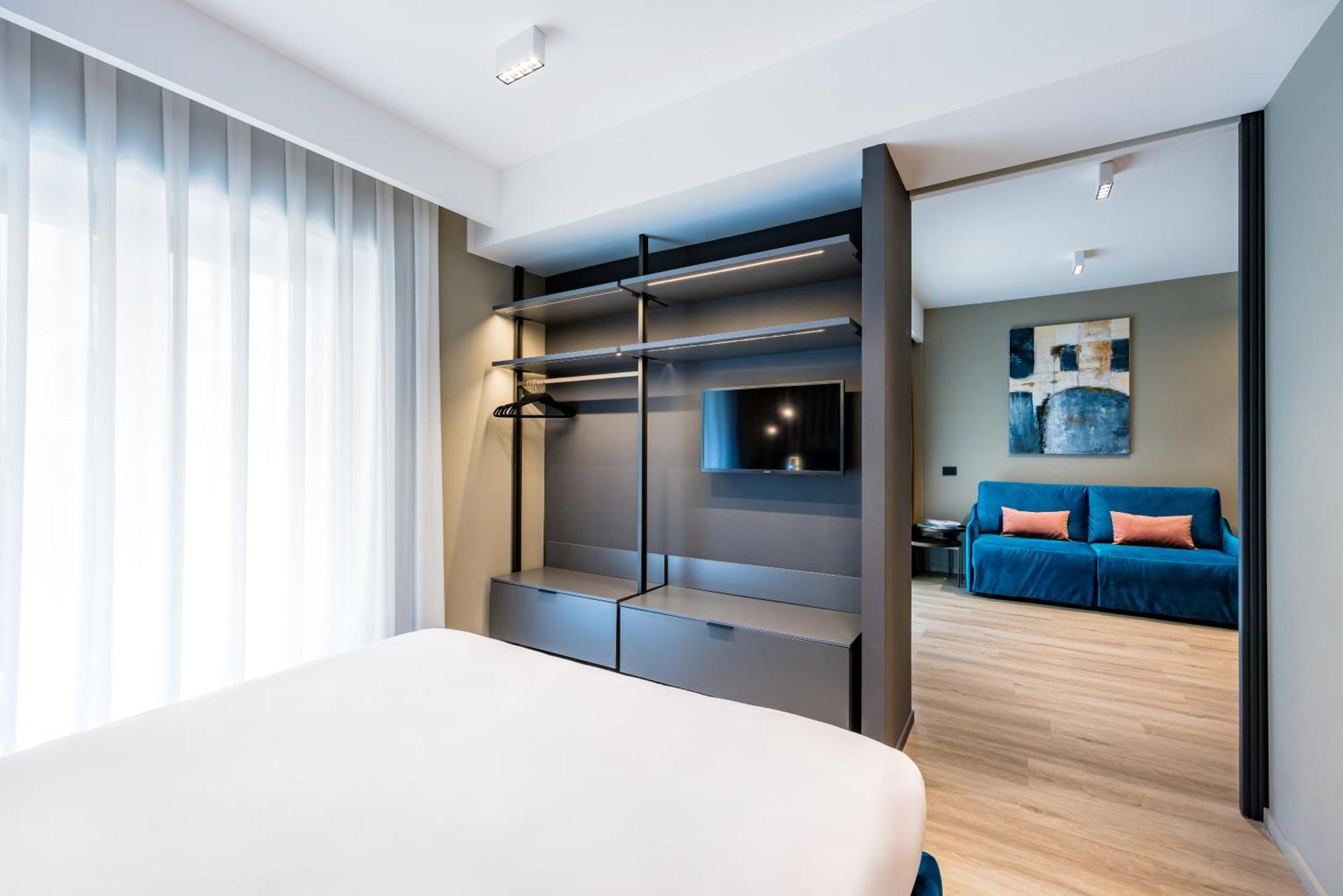 Mh Suites Plebiscito Napoli Esterno foto