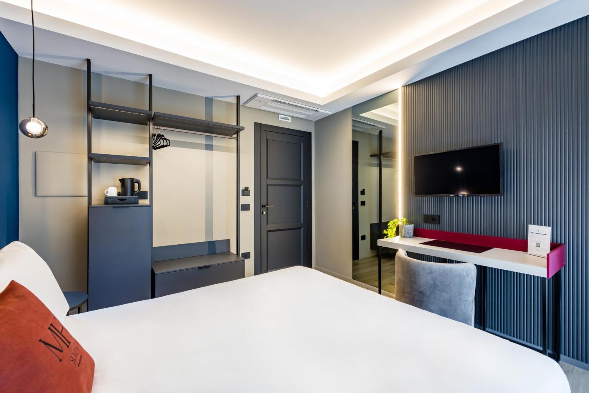 Mh Suites Plebiscito Napoli Esterno foto