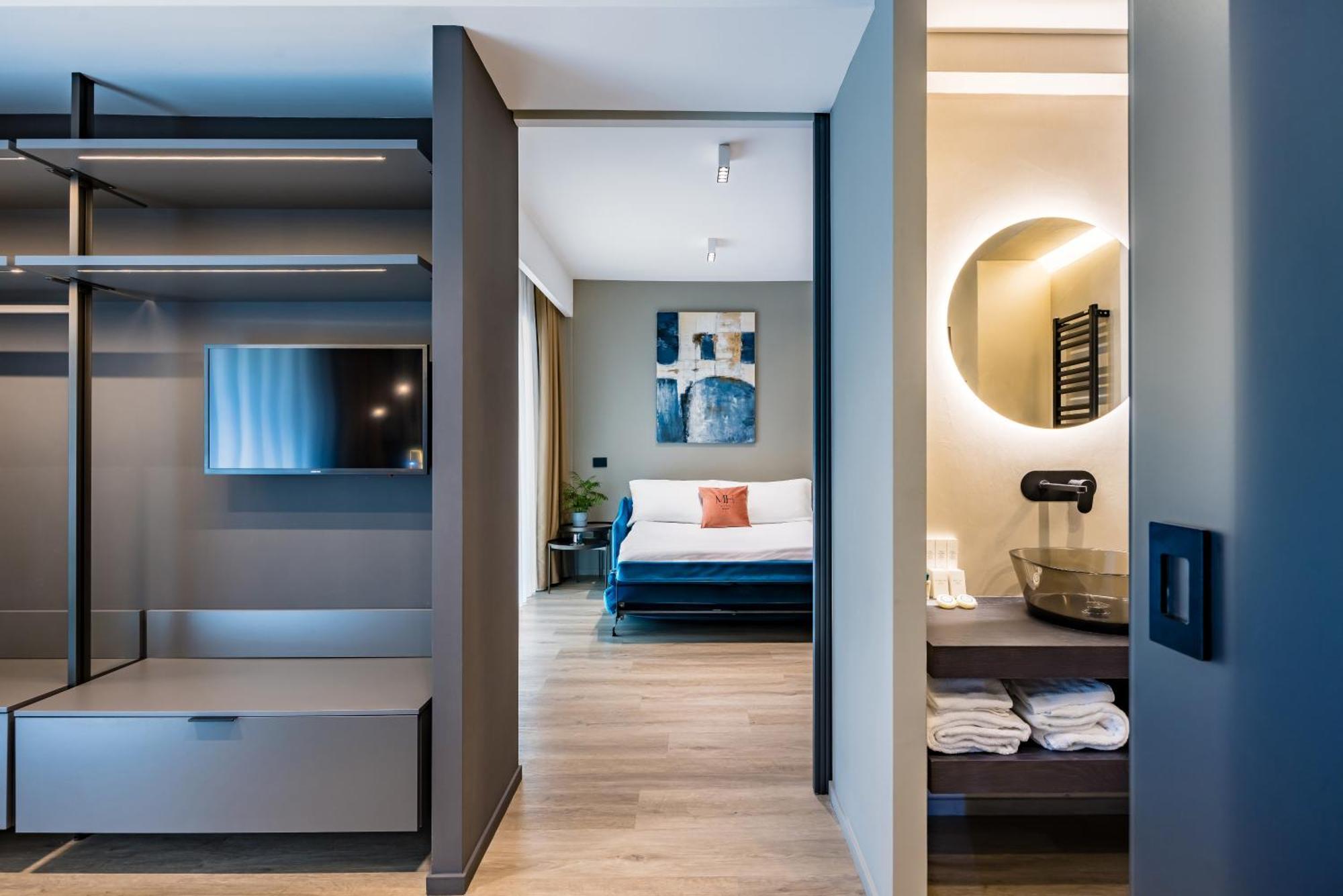Mh Suites Plebiscito Napoli Esterno foto