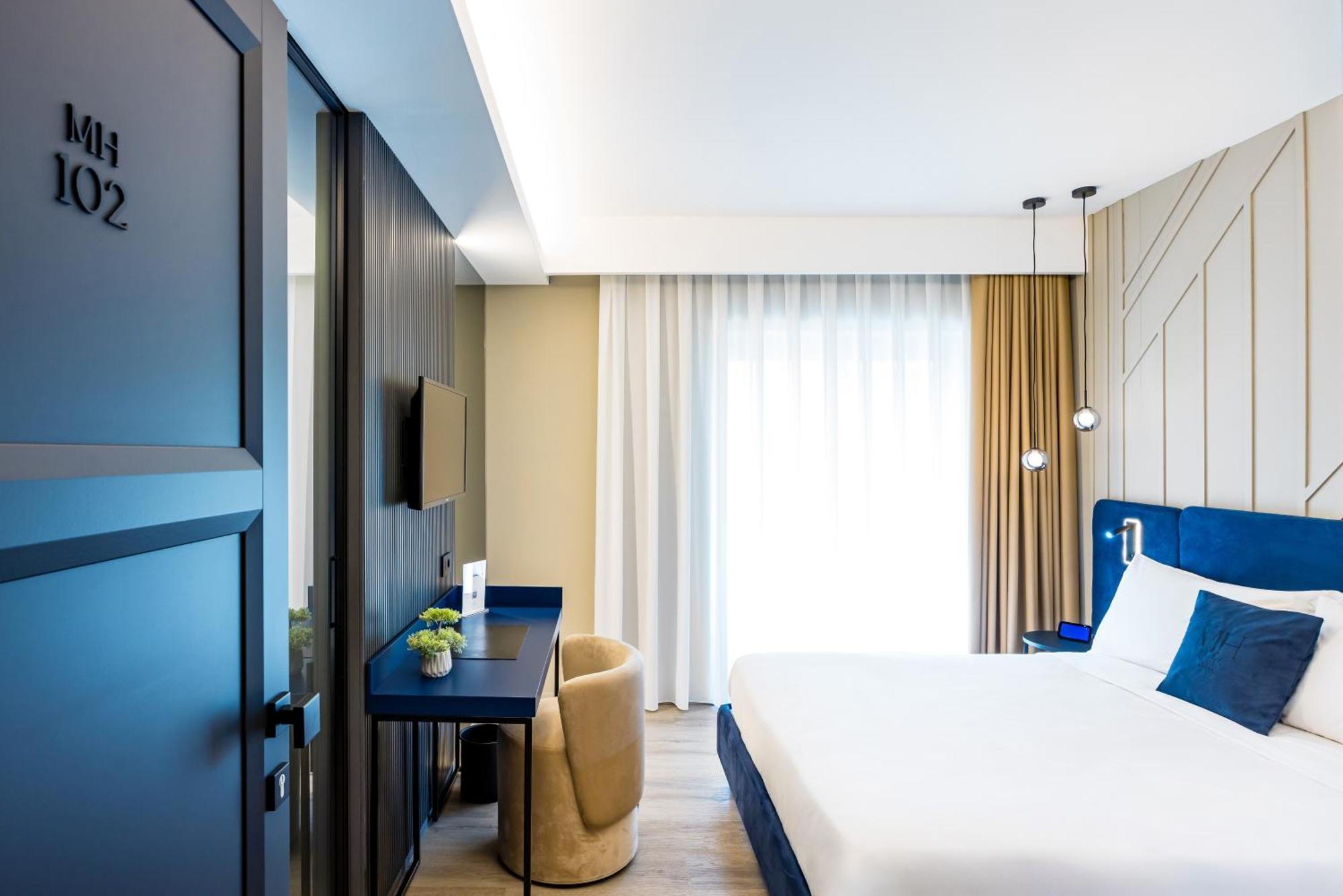 Mh Suites Plebiscito Napoli Esterno foto