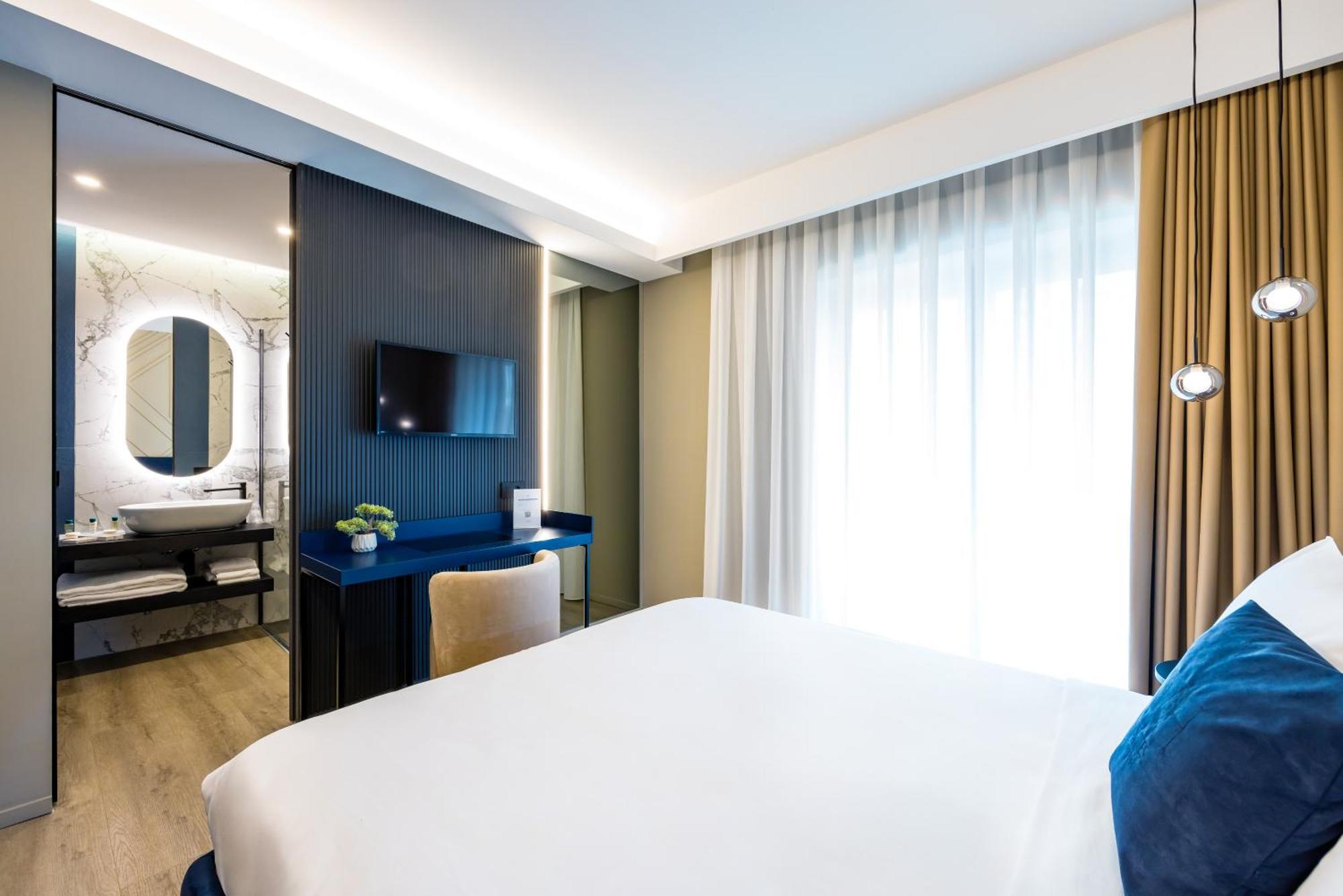 Mh Suites Plebiscito Napoli Esterno foto