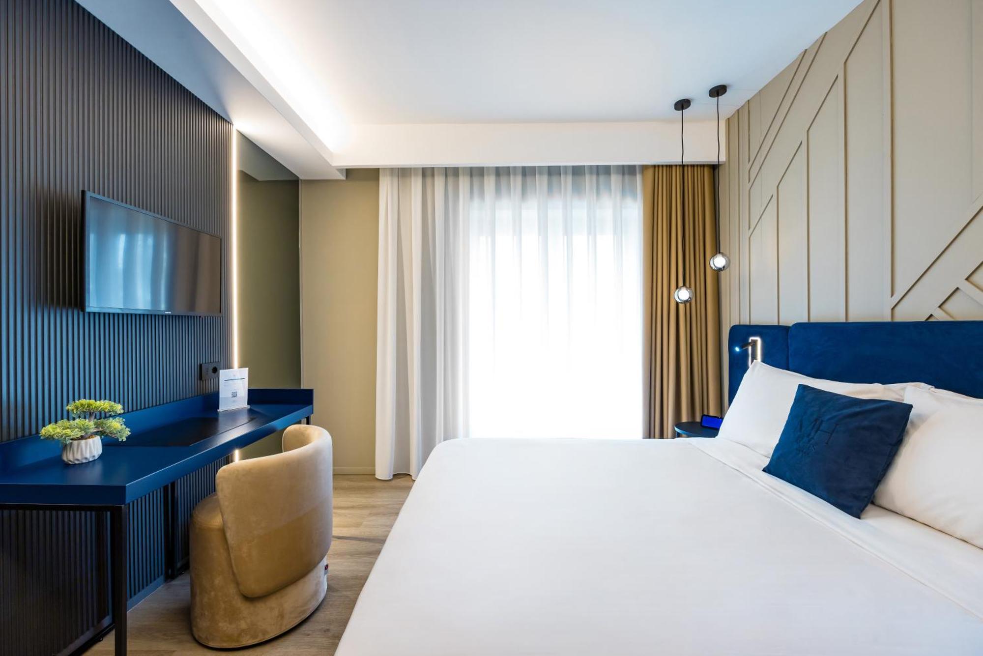 Mh Suites Plebiscito Napoli Esterno foto