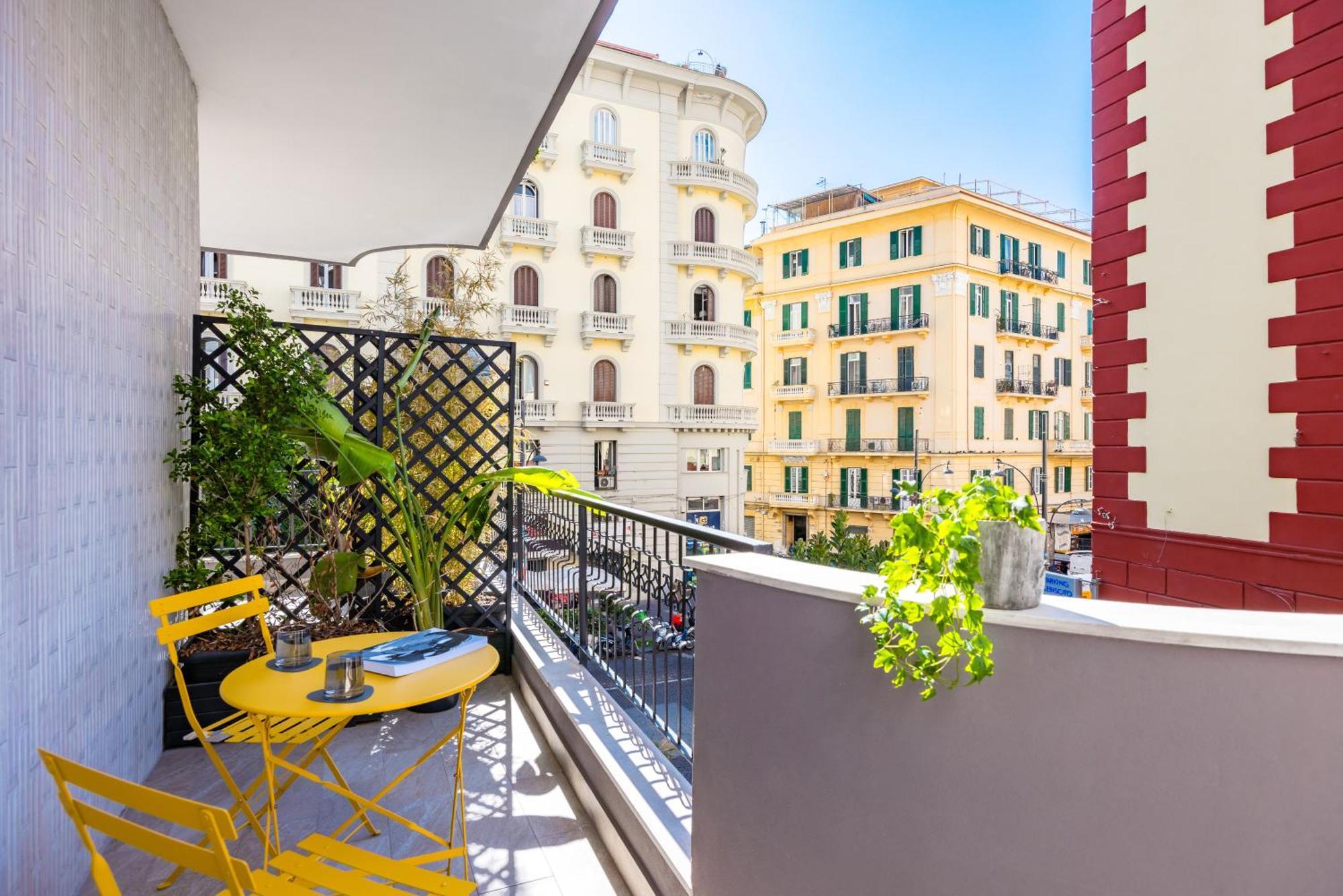 Mh Suites Plebiscito Napoli Esterno foto